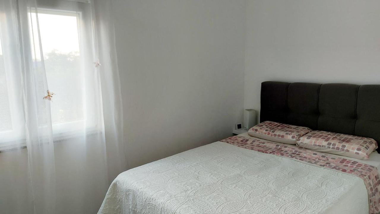 Apartman Near Fazana-500 From The Sea Exterior photo